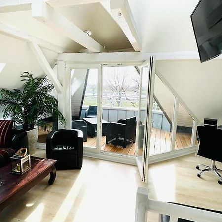 デュッセルドルフLuxury Rooftop Loft With River View 10Min To Cityアパートメント エクステリア 写真